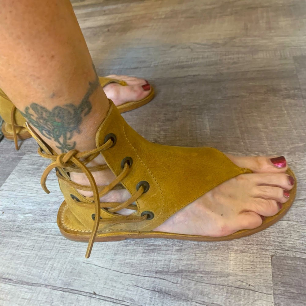 Free People Baske double lace-up sandals size 8.5 in tan